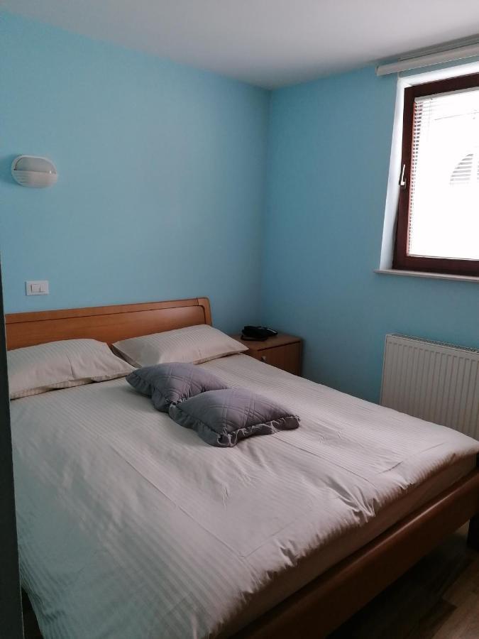 Apartment Modrina Kobarid Esterno foto